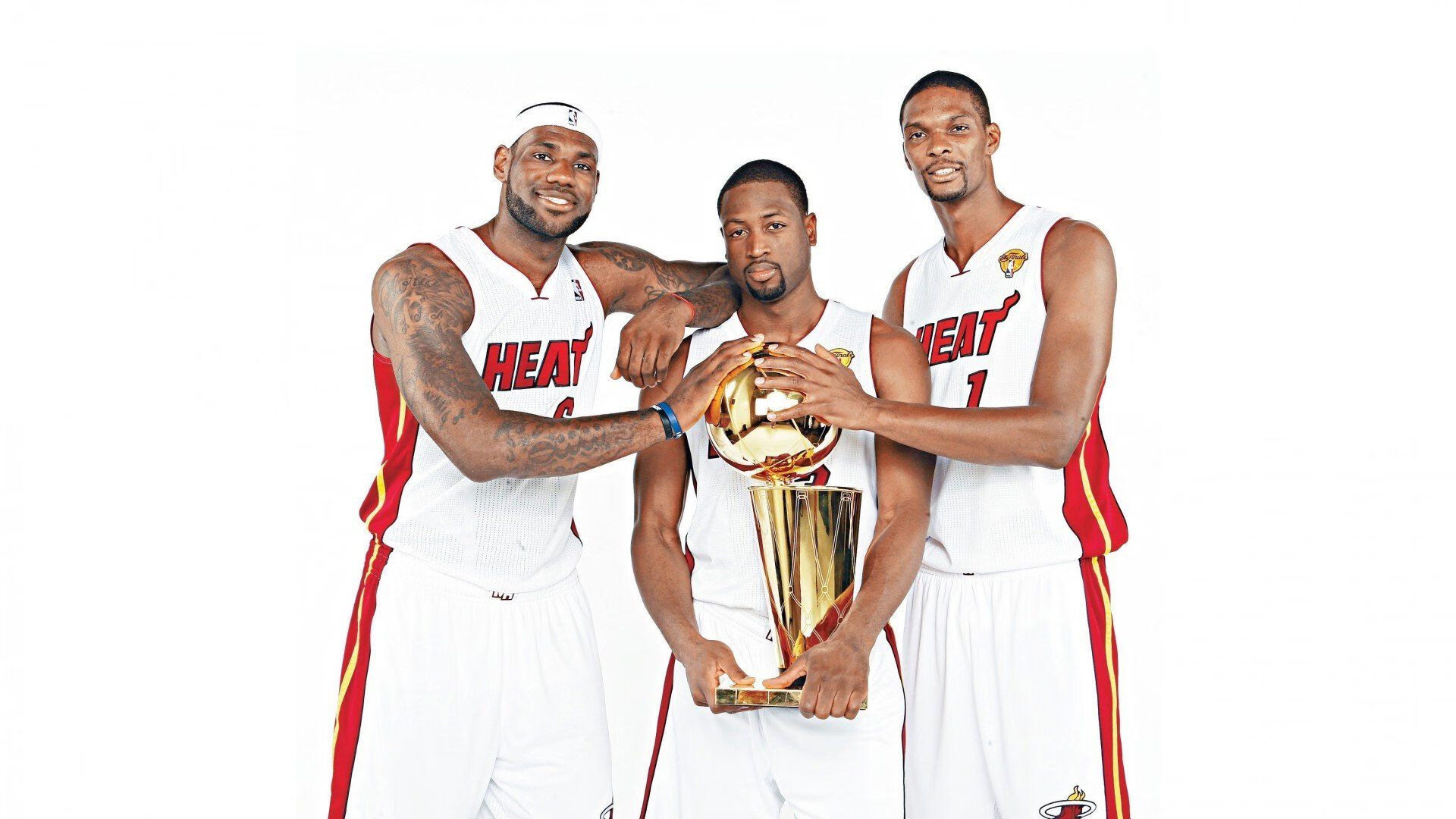 美网决赛对决在即！波士顿凯尔特人演练定位球，罗马密集防守应对