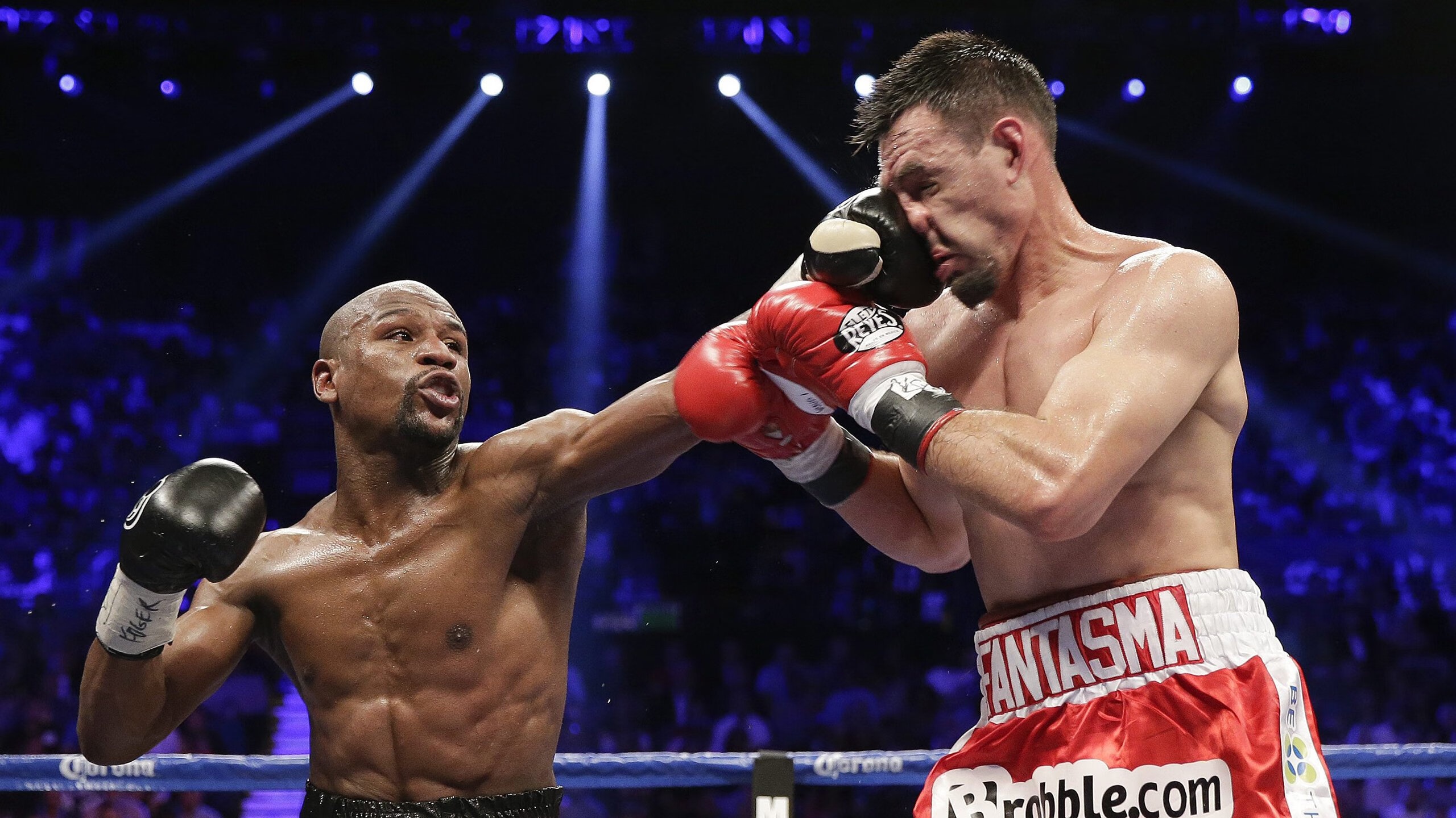 詹姆斯回归赛场，高光表现首场状态亮眼，切尔西观众沸腾！